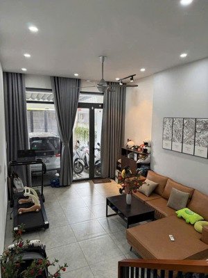 nhà mặt tiền bùi thị cội
__nhà 1 trệt 2 lầu hoàn công đầy đủ
__vừa ở vừa kinh doanh cực tốt __