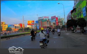 siêu phẩm mt thương hiệu lê đại hành, p11, q11. dt: 9.6x16m, hđt 135tr/tháng, bán 55 tỷ tl