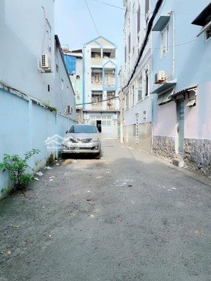 nhà 2 tầngg, phạm văn chiêu, p14 gò vấp, tphcm. kết cấu: 1 trệt 1 lầu, 2 phòng ngủ, 2wc, 5,58 ty