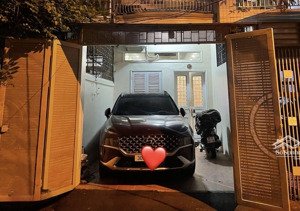 bán nhà sát phố hoàng quốc việt 70m2 vị trí đẹp, tiện ích đỉnh - giá 27.5 tỷ! lh 