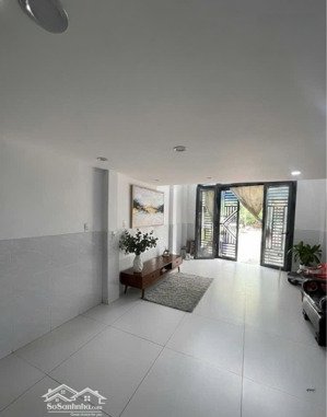 bán nhà 2 mặt tiền tên lửa(60m2)3 tầng,ô tô ngủ nhà,giá 8 tỷ(kk0802)