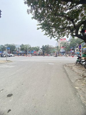 bán nhà pl 106 hoàng quốc việt 80m2 lô góc thang máy kinh doanh gần starlake, nghĩa đô .