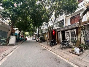 biệt thự trung văn - khu vực trung tâm - ở hay cho thuê văn phòng đều được