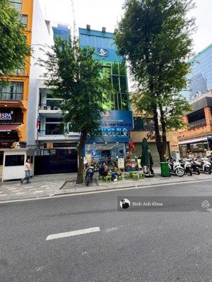 tòa nhà giảm 5 tỷ | 9 lê thánh tôn quận 1 | 5m x 18m = 86m² | giá 95 tỷ | thuê 160 tr