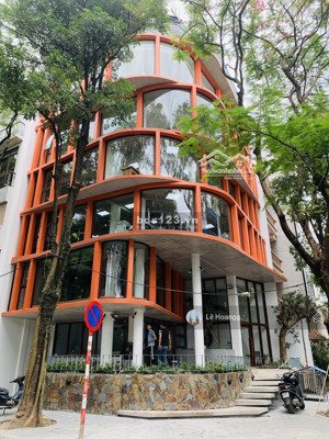 chuyển nhượng góc 2 mặt tiền nguyễn gia trí, bình thạnh - 9x21m - 5 tầng - hđt 140tr/th - giá 39 tỷ