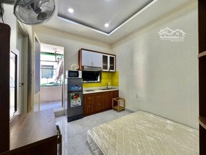 cho thuê căn hộ studio full nôii thất, chỉ tính điện, rộng 25m2, gần đại học hoa sen q10
