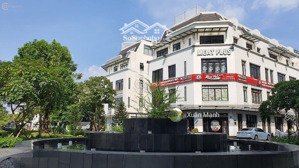 lô biệt thự lk góc nhất 2 mặt thoáng, diện tích 192m2 nhà xây 4 tầng.sân vườn siêu rộng.giá 74,9 tỷ