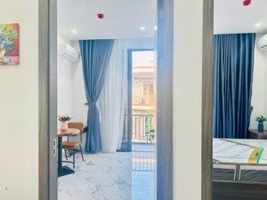 toà căn hộ sẵn dòng tiền ngay chân cầu rồng.