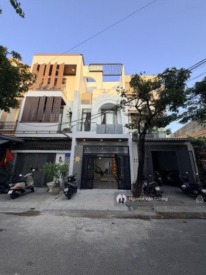 bán trước tết !! bán nhà 3 tầng mới mt cao xuân huy - ngay cạnh đh ngoại ngữ, full nội thất 10.8 tỷ