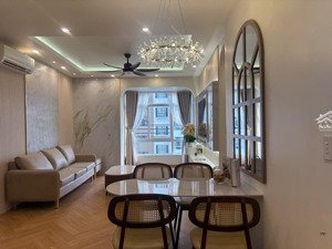 cần bán sky garden 3, pmh, q7, 75m, 3pn, 2wc, 7ty180, nhà đẹp long lanh, khu an ninh, thân thiện
