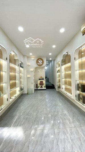 ttq8 = dương bá trạc - sát đường lớn - 5 phòng ngủ - sổ nở hậu