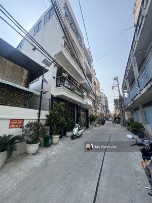 nhà llq q11 hxh 8m 2 xe hơi đậu đc 5,3x11,5m 4 lầu nội thất châu âu shr ngay chợ bình thới xem mê