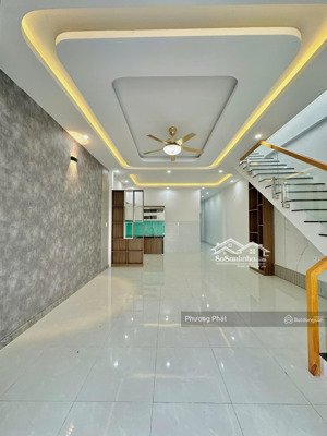 bán gấp nhà 1 trệt 1 lầu sổ hồng riêng thổ cư 100% ngay chợ thạnh phú, tt 589tr nhận nhà ở ngay