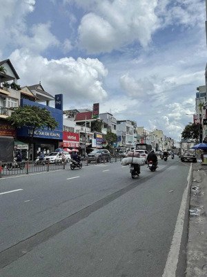 nhà 4 tầng dương bá trạc q8, dt 62m2, giá chỉ 8.x tỷ, xe hơi ngủ trong nhà.