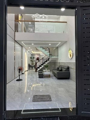 nhà xinh như hoa hậu giá yêu thương: 6,3 tỷ. 3 tầng. đình nghi xuân, phan anh. dt: 56m2. ở là ghiền