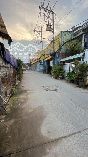 nhà 2tầng hẻm ô tô phạm hùng gần ngã 4 nguyễn văn linh