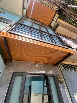 sổ hồng riêng - nhà 3 tầng - trung tâm q8 giá nhỉnh 1 tỷ