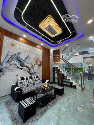 bán gấp nhà đẹp quận 8, phong cách chất, 2 tầng, 49m2 tại bình đông, gần chợ xóm củi, giá 5,1 tỷ