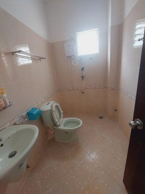 cho thuê nhà hẻm 2 ô tô đường hoàng văn thụ, trung tâm vũng tàu, 15 triệu/ tháng.