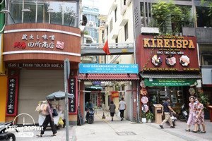 cho thuê nhà mặt tiền tại lê thánh tôn, bến nghé, q1, hcm.