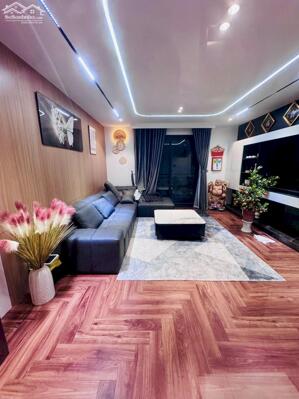 Bán gấp nhà mới ở ngay phố Khúc Thừa Dụ 41m2, 7T,thang máy, full nội thất, ở cực sướng