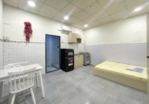 bá.n nhà khu vip đường lam sơn , phú nhuận 80m2