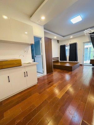 cho thuê chdv 40m2 ở cù lao q. phú nhuận full nội thất có ban công gần khu ẩm thực phan xích long