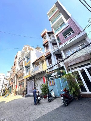 bán nhà 5 tầng ngay bộ công an- hxh 8m đ.nuyễn trãi, q.1-khu vip cán bộ nhà nước dân trí thức cao