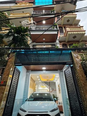cần bán gấp nhà ngay khương hạ 50m 5 tầng ô tô vào nhà trung tâm nhà full nội thất sẵn ở giá rẻ