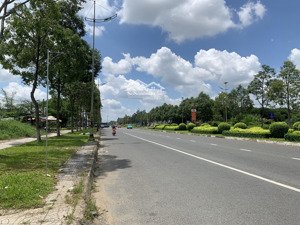 bán đất tặng nhà trọ cấp 4 có 3 phòng dt: 5x20m full thổ cư lộ oto gần đường võ văn kiệt