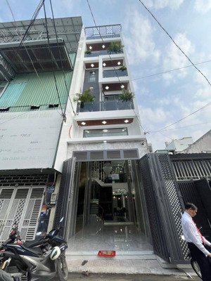 nhà mới xây - vào ở ngay. full nội thất. shr. cc trong ngày. mua nhà đón tết!