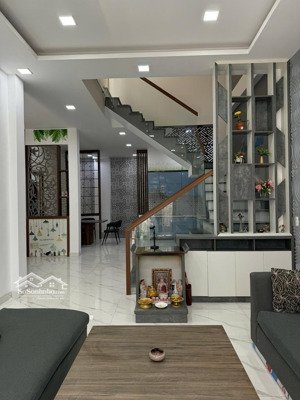 siêu phẩm trung tâm hải châu-nhà 2 tầng full nội thất cao cấp kiệt ô tô lê đình lý sổ đẹp như tranh