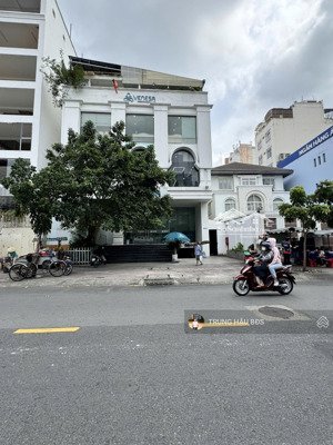 giảm 40 tỷ bán gấp mt ngang 15 mét hai bà trưng, quận 3 - cn 400m2 - hầm - 4 tầng - giá 160 tỷ