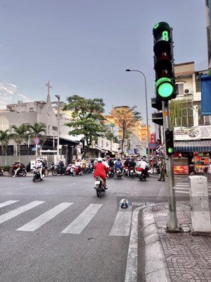 bán nhà cách mạng tháng tám 32m2, 2 tầng, gần vòng xoay dân chủ - 4.15 tỷ