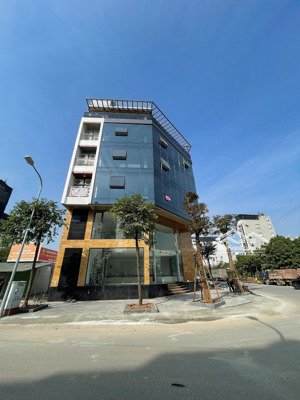 cho thuê tòa nhà văn phòng 6 tầng + 1 bán hầm lô góc 3 mặt thoáng
