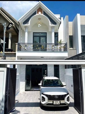 bán nhà phú mỹ thủ dầu một nhà thiết kế 3 phòng ngủ, mái đúc kiên cố sân đậu ô tô, đườn