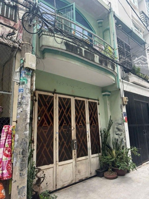 tân bình 2 tầng 6,4 tỷ 48m2 vuông vức. ngay cmt8, trường sa, hoàng sa, hoàng văn thụ, bảy hiền