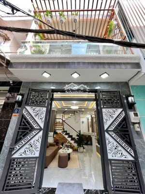 nhà mới sạch sẽ 1 lầu vào ở được ngay trung tâm thị trấn nhà bè