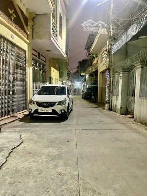 bán đất tặng nhà 2 tầng sau 1 nhà mặt đường ngô gia tự ngõ 2 ôtô tránh nhau