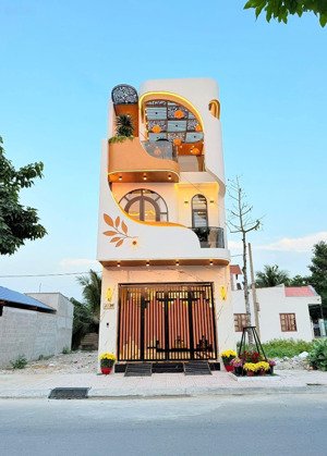 nhà phố khu tái định cư long hoà b, đạo thạnh cách quảng trường, aeon chỉ vài trăm mét