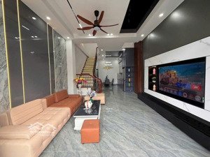 bán nhà 3 tầng mặt tiền đường 5m5 vỉa hè 3m sơn trà - vị trí gần chợ nại hiên đông, để lại hết