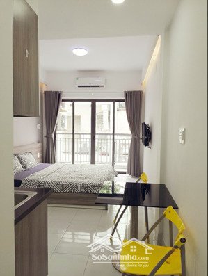 căn hộ ban công nhà mới xây phan xích long 7tr5