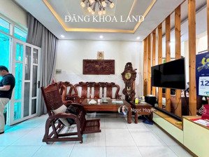 bán nhà 2 tầng mặt tiền -khu bên sông - ngang 5m - dt: 100m2 - giá 9.x tỷ