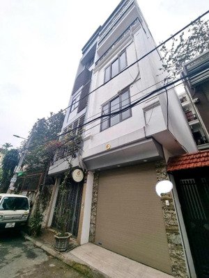 bán nhà giáp bát 25m2, ô tô đỗ cách 15m, đi bộ ra giải phóng, giá 6,39 tỷ