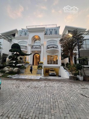 chính chủ bán nhanh bt đơn lập khai son 340m2, đường 30m hướng đông nam, giá 300tr/m2