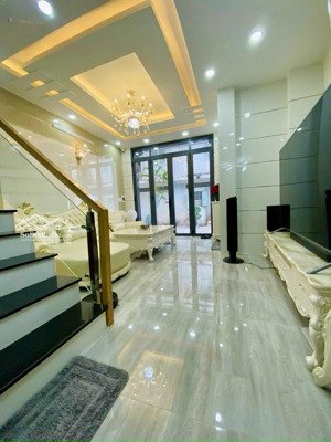 quận 11, chủ gấp bán nhà mới đẹp, hẻm xe tải lạc long quân, phường 3, chủ tặng nội thất cao cấp