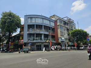 siêu khan hiếm - mặt tiền ngay phan xích long - 8,5 x 18m - xd: hầm 7 tầng - hđ: 120 triệu - 35 tỷ