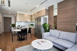 chính chủ gửi bán căn hộ 2pn 68m2 toà w3 vinhomes westpoint, view khách sạn marriot - giá tốt
