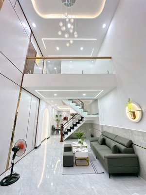 hẻm xe tải đậu cửa - ngay lý thánh tông - tân phú- phan anh 6.tỷ nhỉnh nhẹ
3 tầng - 50m2 -4x12.5