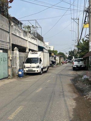 bán nhà mặt tiền đường tân hiệp 39-40. ngang 5,5m gần lê thị lơ nhỉnh 4tỷ, đường ô tô thông, shr